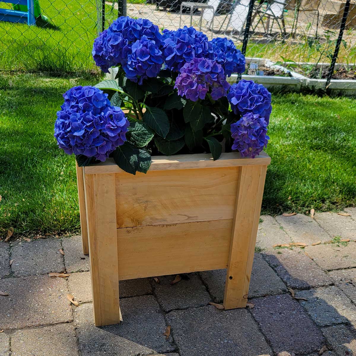 cedar-planter-161612-2a Cedar Planter - 16" x 16" x 12"
