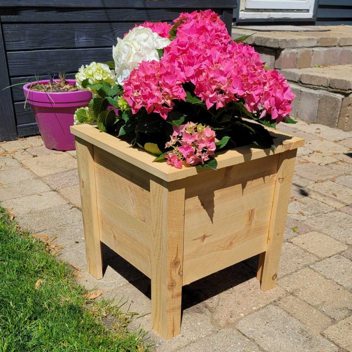 Cedar Planter - 16" x 16" x 12"