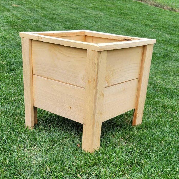 Cedar Planter - 16" x 16" x 12"