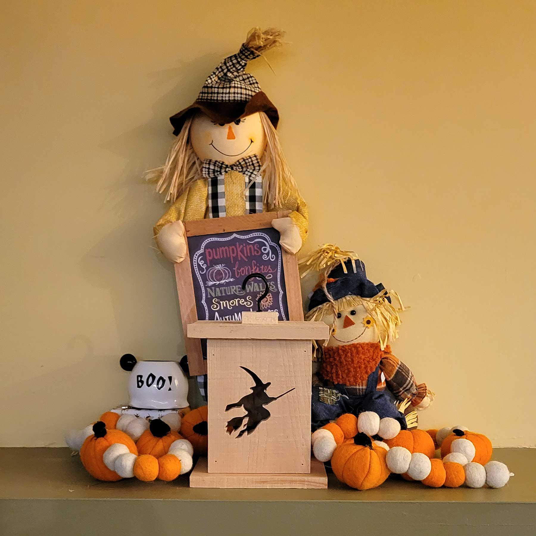 Cedar Jack-o'-Lantern Box - Flying Witch
